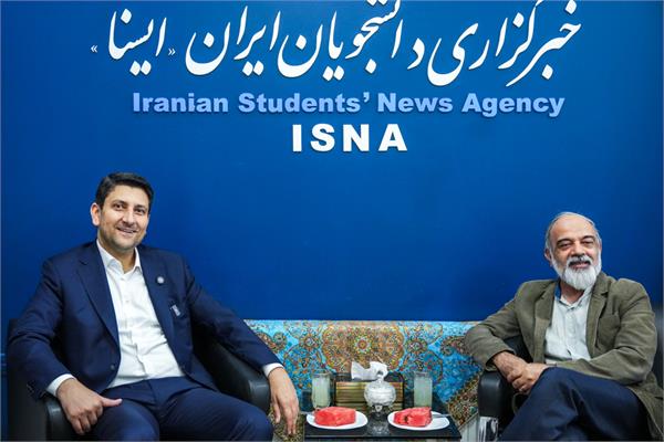 بازدید وزیر ارتباطات از خبرگزاری ایسنا به مناسبت روز خبرنگار