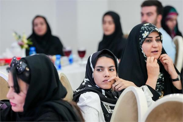 نشست صمیمانه وزیر ارتباطات با اصحاب رسانه