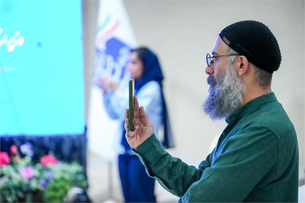 نشست صمیمانه وزیر ارتباطات با اصحاب رسانه