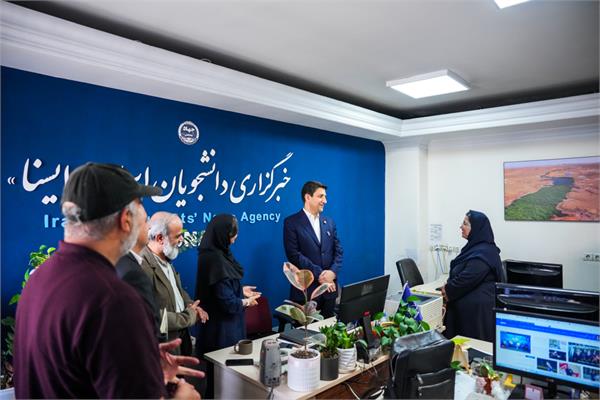 بازدید وزیر ارتباطات از خبرگزاری ایسنا به مناسبت روز خبرنگار