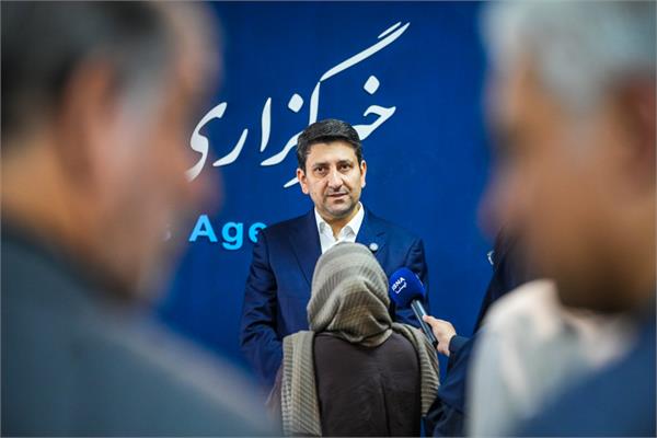 بازدید وزیر ارتباطات از خبرگزاری ایسنا به مناسبت روز خبرنگار