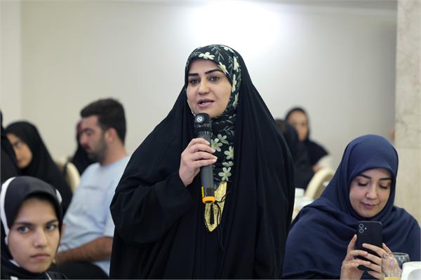 نشست صمیمانه وزیر ارتباطات با اصحاب رسانه