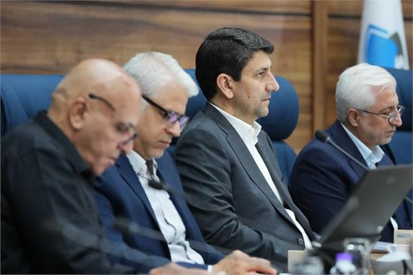 نشست وزیر ارتباطات با فعالان و نخبگان حوزه فاوا در خراسان شمالی