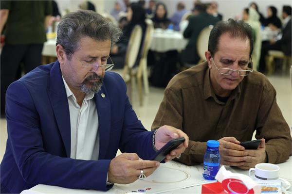 نشست صمیمانه وزیر ارتباطات با اصحاب رسانه