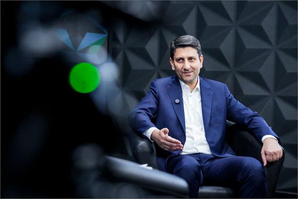 بازدید وزیر ارتباطات از خبرگزاری ایسنا به مناسبت روز خبرنگار
