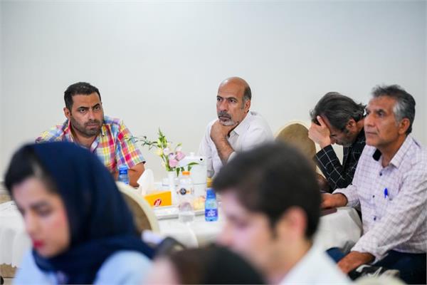 نشست صمیمانه وزیر ارتباطات با اصحاب رسانه