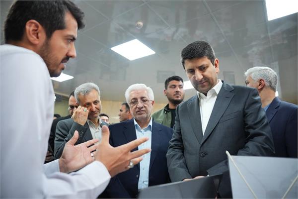 بازدید وزیر ارتباطات از توانمندی های پارک علم و فناوری خراسان شمالی