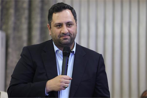 نشست صمیمانه وزیر ارتباطات با اصحاب رسانه